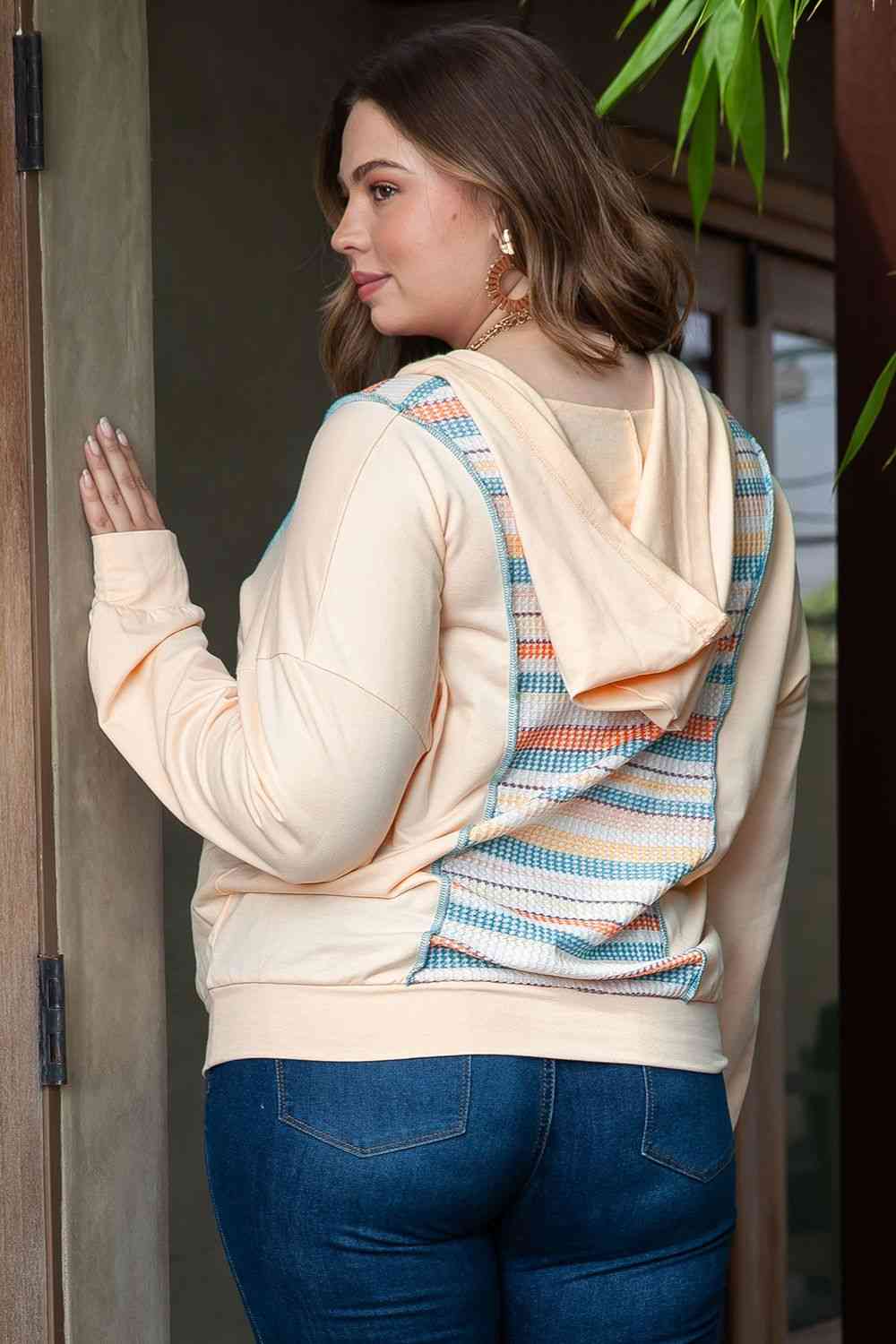 Curvy Hoodie with Front Pocket