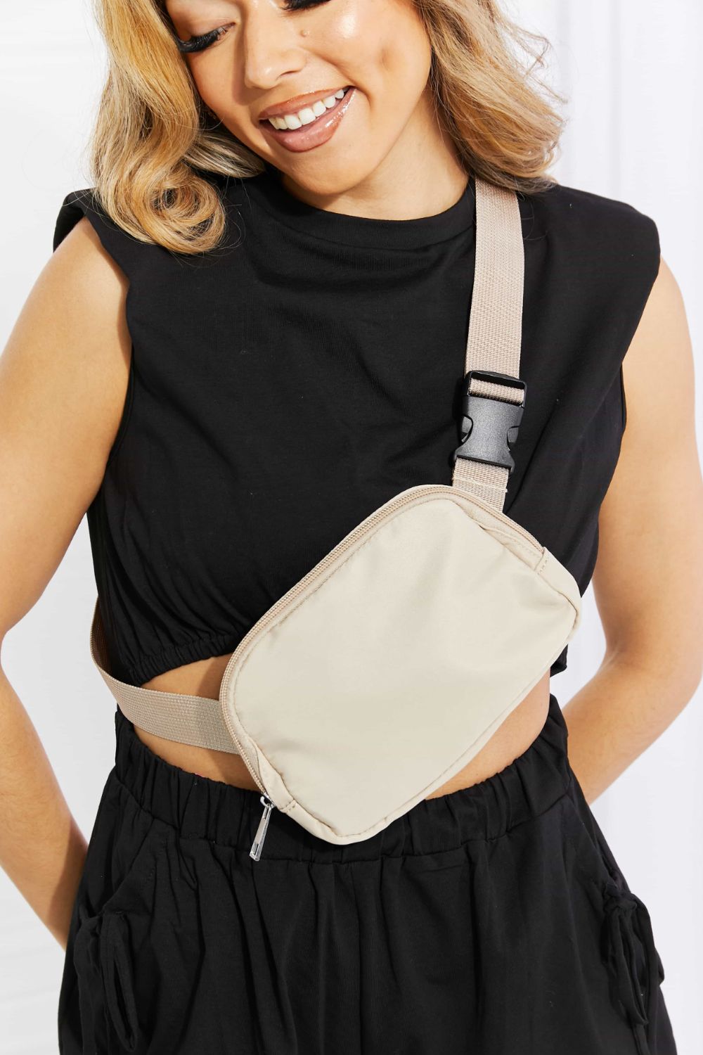 Buckle Zip Closure Fanny Pack Bag